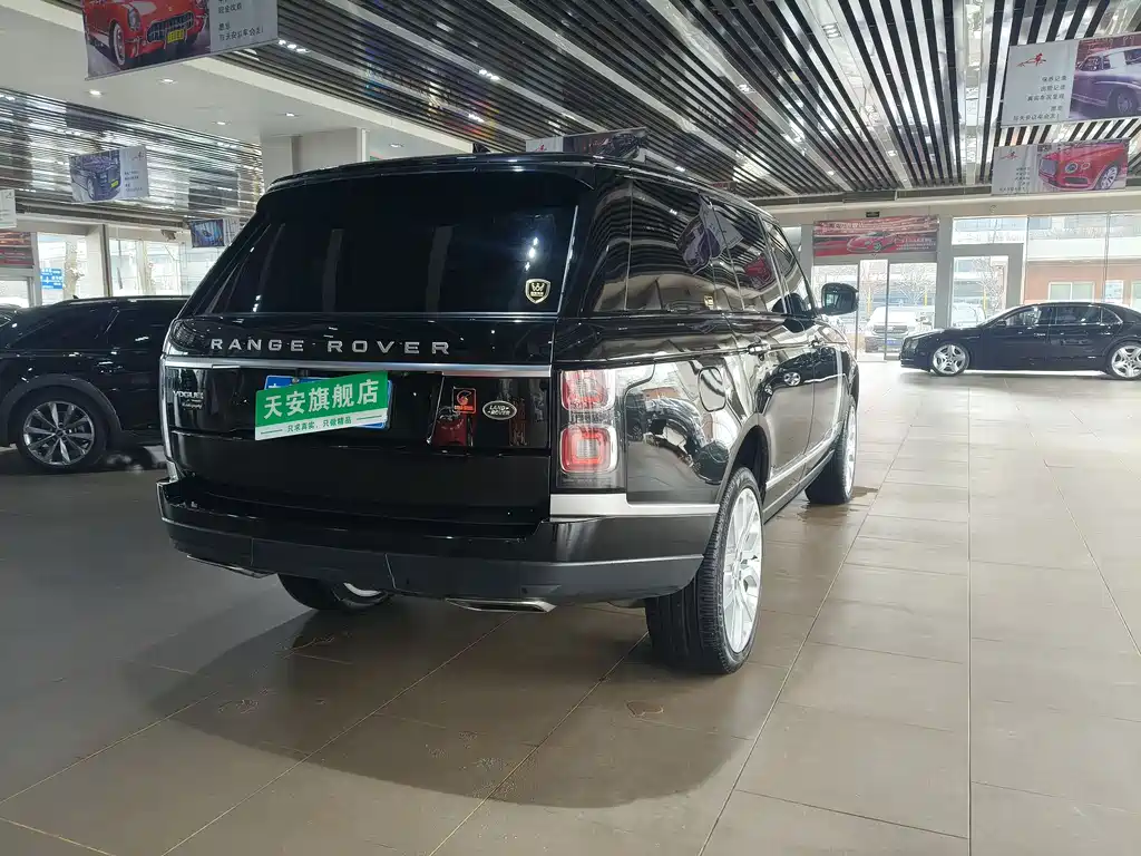 Land Rover Range Rover 2022 3.0 L6 400PS Vogue Long Wheelbase Classic Edition 2022 - thumbnail 28
