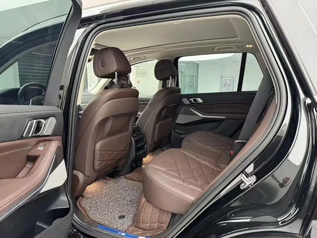 BMW BMW X5 xDrive 30Li M Sport Package 2022 Model Year 2022 - thumbnail 6