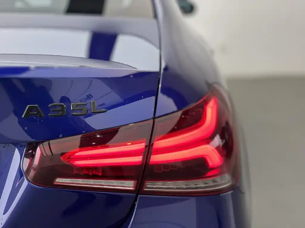 Mercedes-Benz Mercedes-Benz A-Class 2020 Facelift A 200 L Sport Sedan Fashion Edition 2020 - thumbnail 5