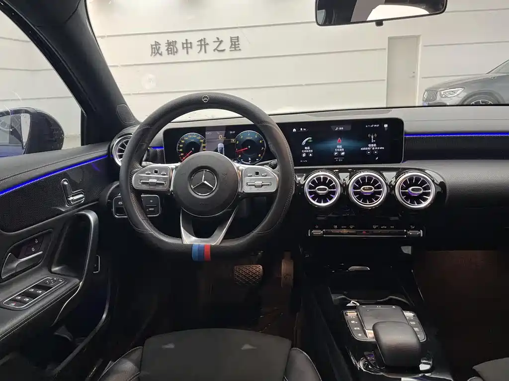 Mercedes-Benz Mercedes-Benz A-Class 2020 Facelift A 200 L Sport Sedan Fashion Edition 2020 - thumbnail 8
