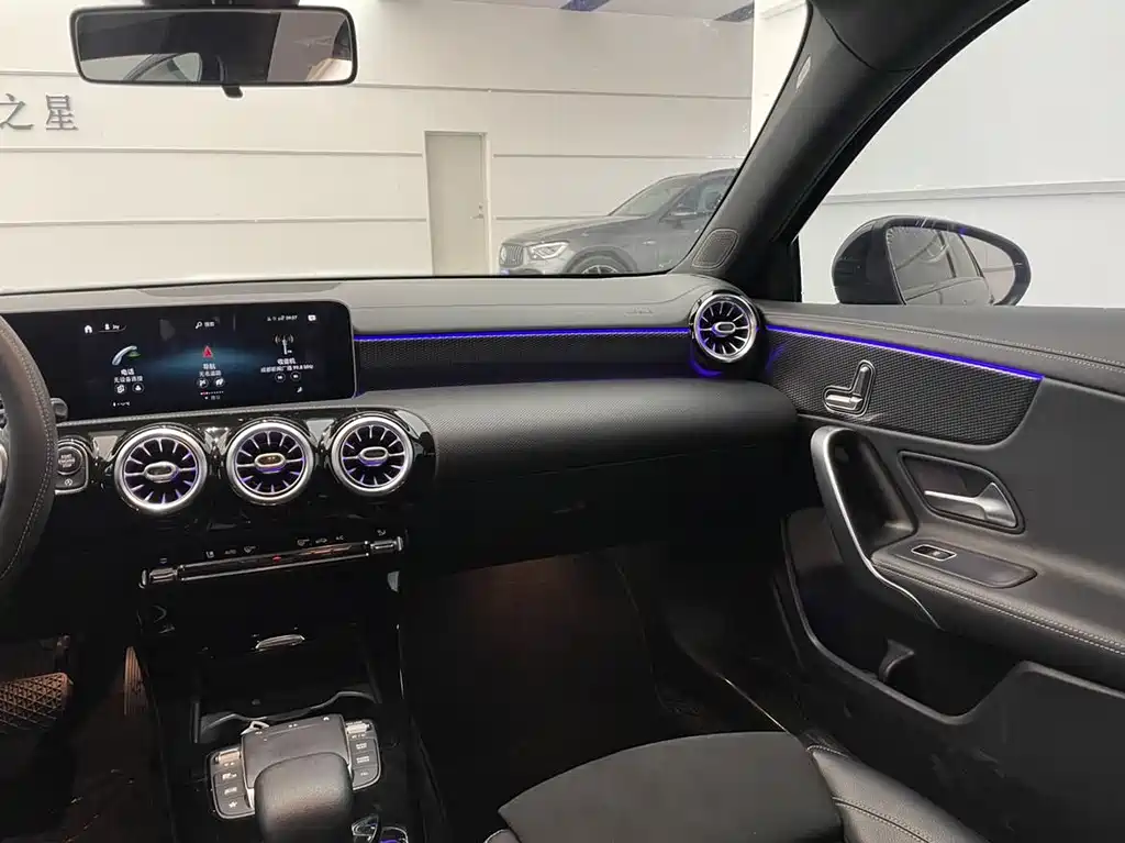 Mercedes-Benz Mercedes-Benz A-Class 2020 Facelift A 200 L Sport Sedan Fashion Edition 2020 - thumbnail 14