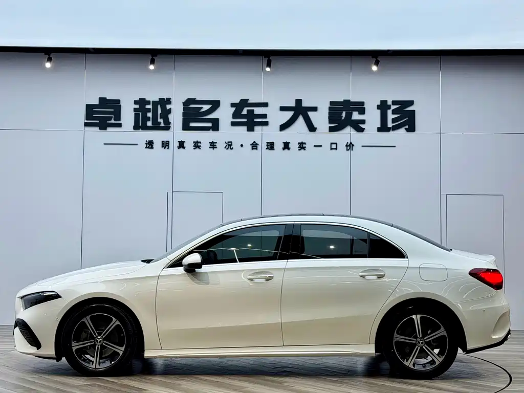 Mercedes-Benz Mercedes-Benz A-Class 2023 A 200 L Fashion Edition 2023 - thumbnail 3
