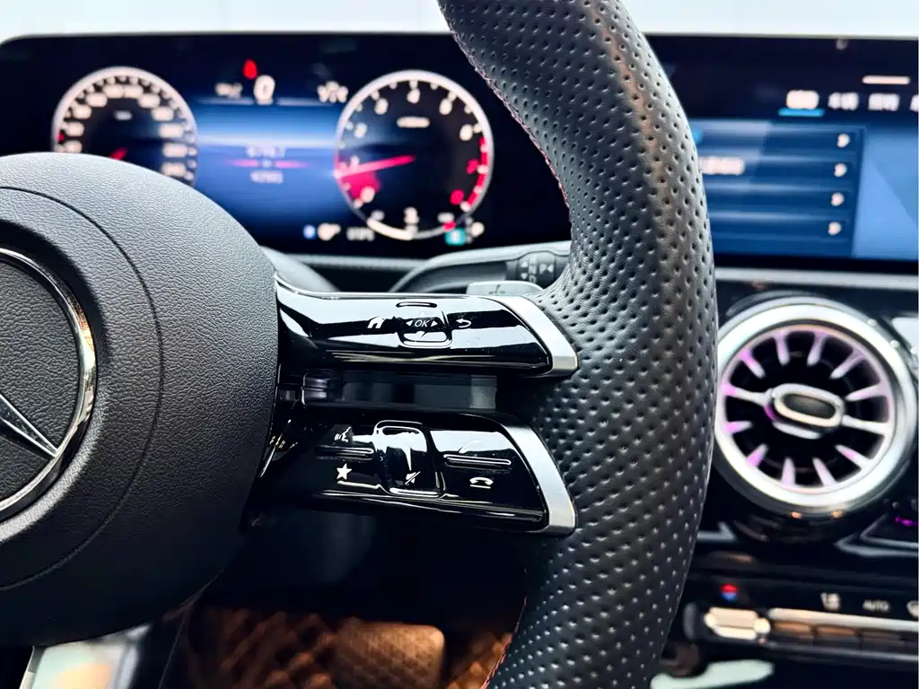 Mercedes-Benz Mercedes-Benz A-Class 2023 A 200 L Fashion Edition 2023 - thumbnail 17