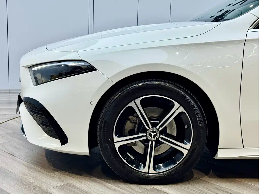 Mercedes-Benz Mercedes-Benz A-Class 2023 A 200 L Fashion Edition 2023 - thumbnail 21