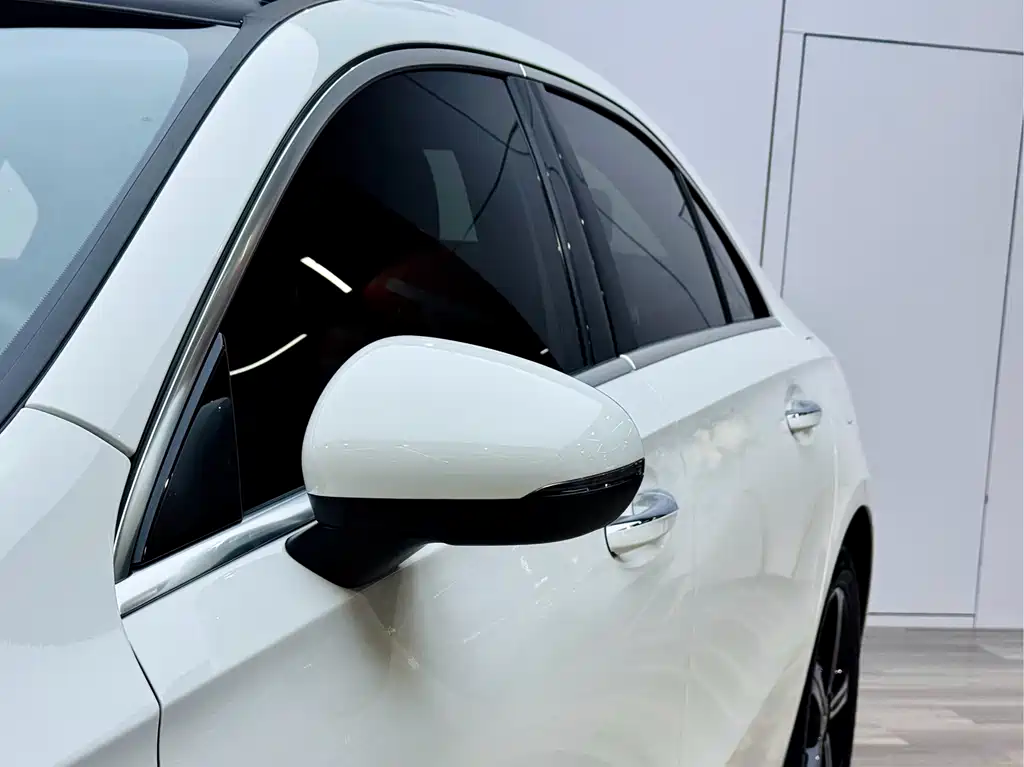 Mercedes-Benz Mercedes-Benz A-Class 2023 A 200 L Fashion Edition 2023 - thumbnail 27