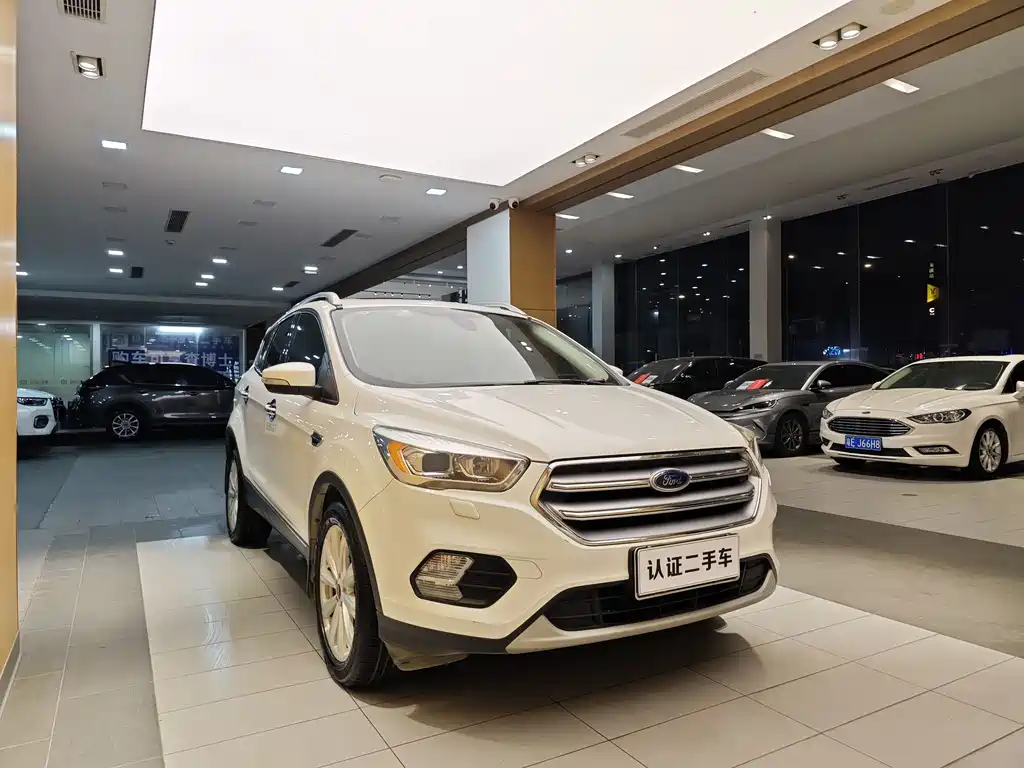 Ford Ford Escape 2018 EcoBoost 180 2WD Luxury Wing Model 2018 - thumbnail 4