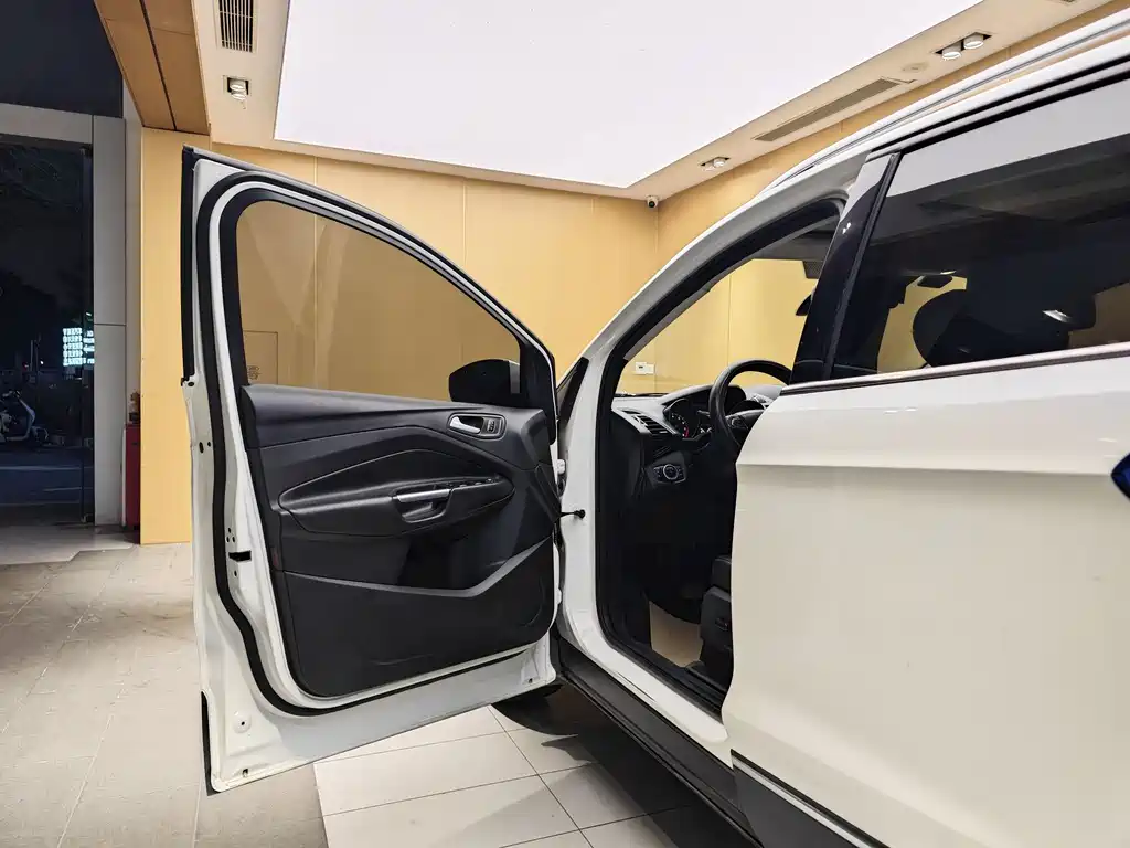 Ford Ford Escape 2018 EcoBoost 180 2WD Luxury Wing Model 2018 - thumbnail 7
