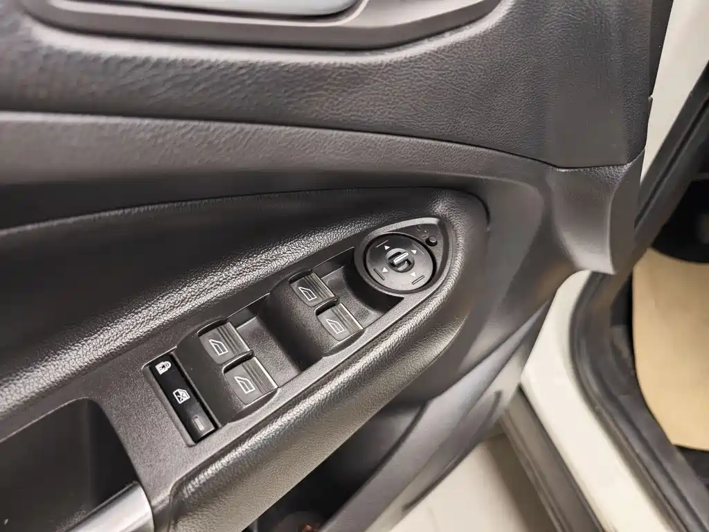 Ford Ford Escape 2018 EcoBoost 180 2WD Luxury Wing Model 2018 - thumbnail 9