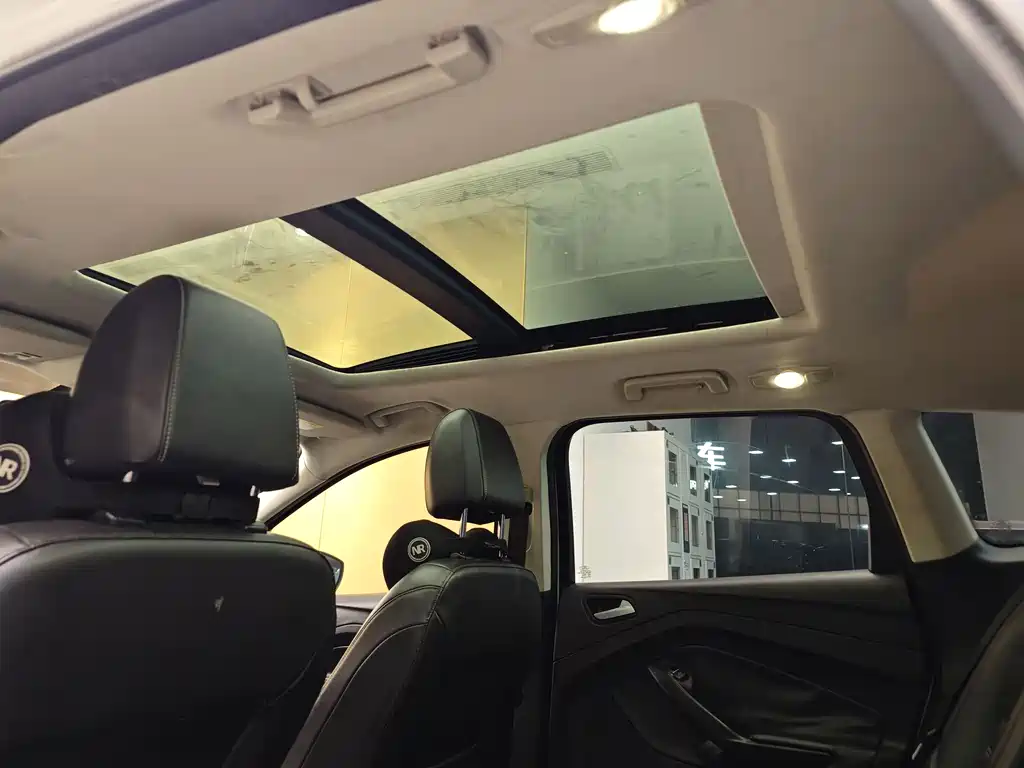 Ford Ford Escape 2018 EcoBoost 180 2WD Luxury Wing Model 2018 - thumbnail 23