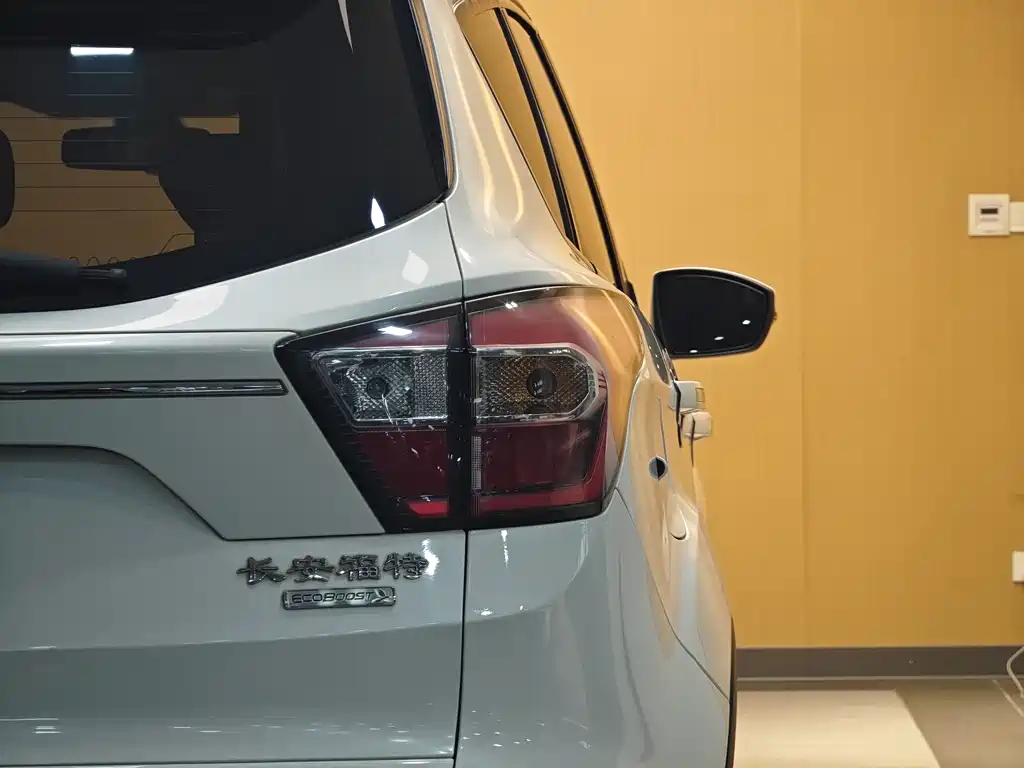 Ford Ford Escape 2018 EcoBoost 180 2WD Luxury Wing Model 2018 - thumbnail 25
