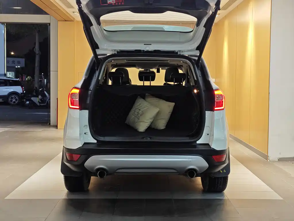 Ford Ford Escape 2018 EcoBoost 180 2WD Luxury Wing Model 2018 - thumbnail 26