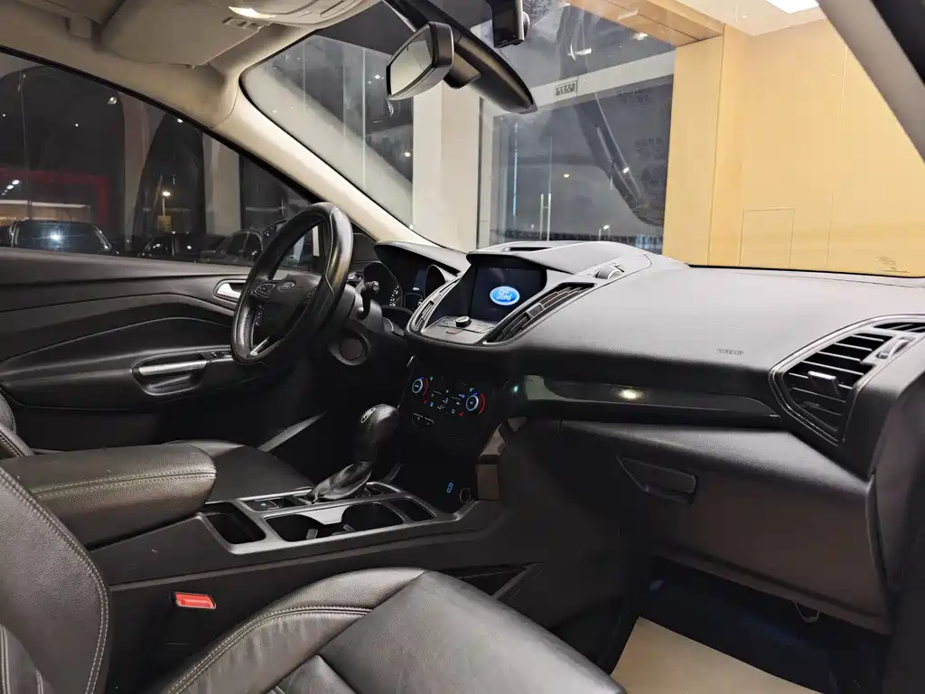 Ford Ford Escape 2018 EcoBoost 180 2WD Luxury Wing Model 2018 - thumbnail 30