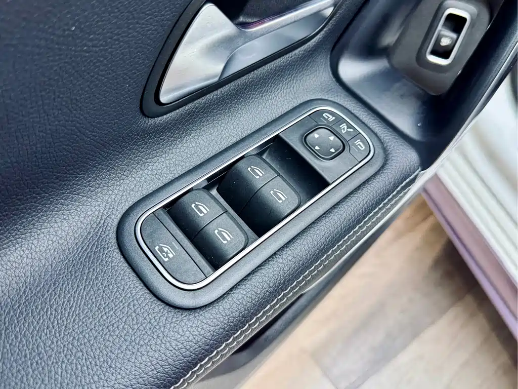 Mercedes-Benz Mercedes-Benz A-Class 2022 Facelift A 200 L Sport Sedan Fashion Edition 2023 - thumbnail 12