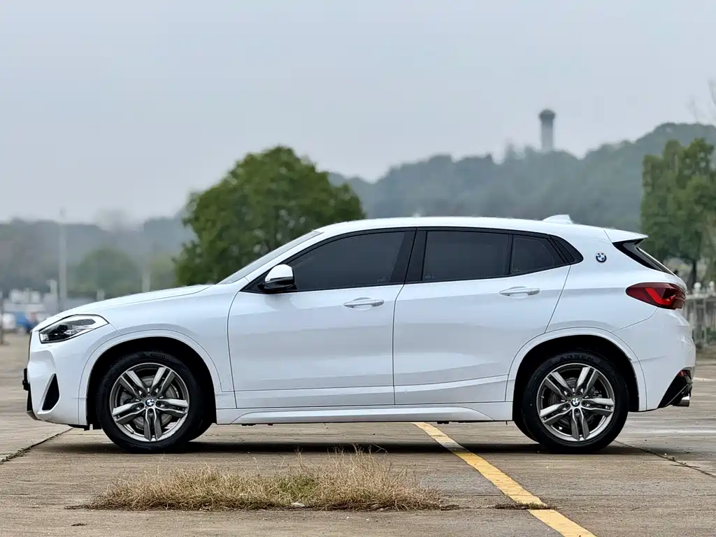 BMW BMW X2 2022 sDrive25i M Sport Package 2022 - thumbnail 4