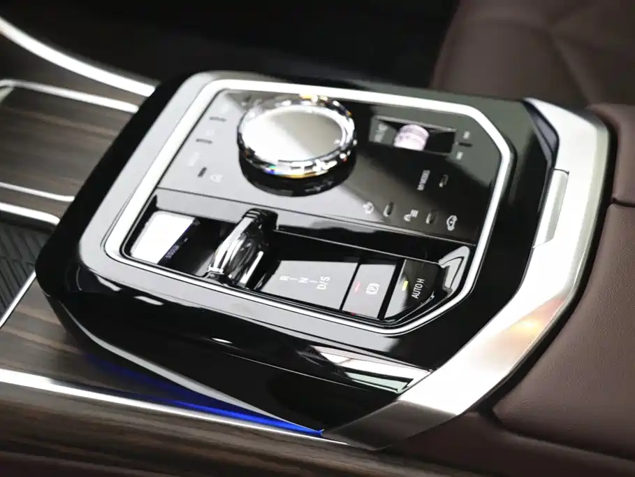 BMW BMW 7 Series 2023 735Li M Sport Package 2024 - thumbnail 14