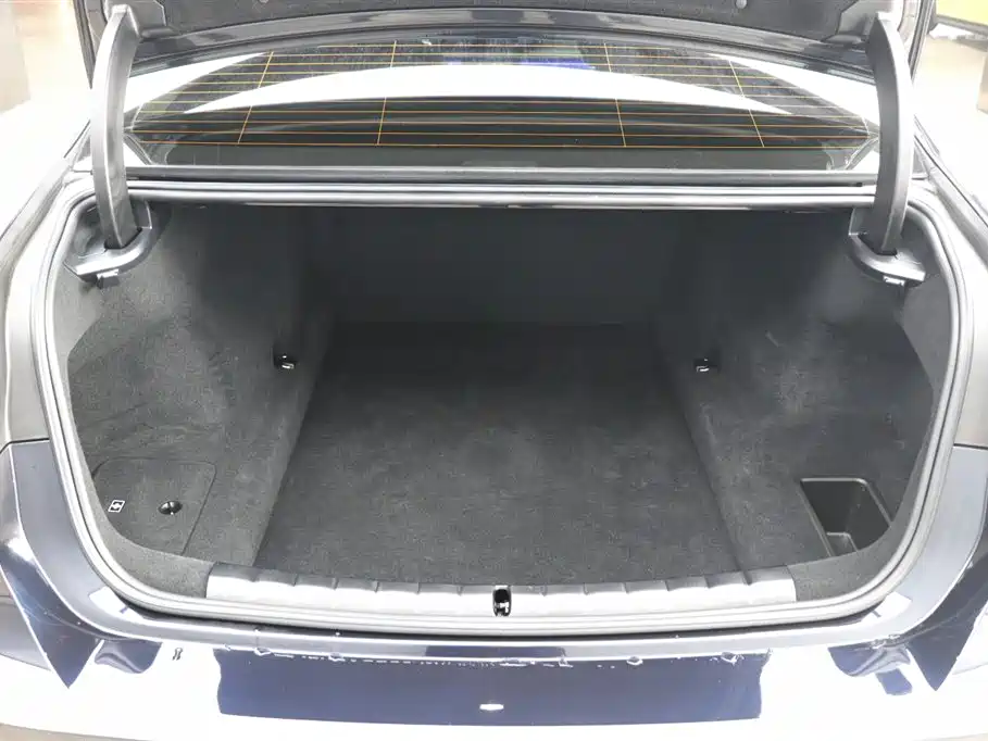 BMW BMW 7 Series 2023 735Li M Sport Package 2024 - thumbnail 29