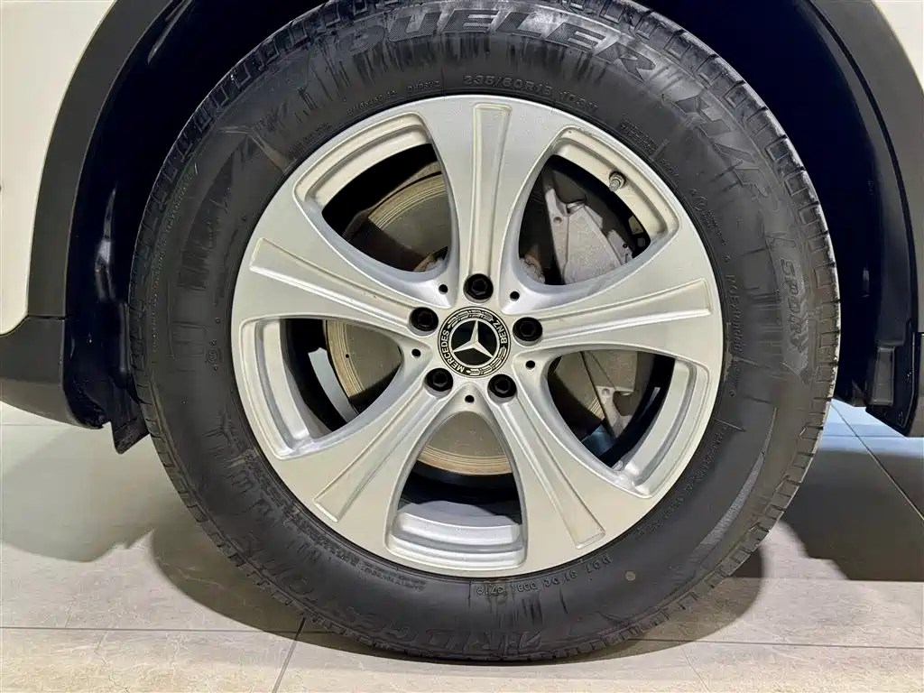 Mercedes-Benz Mercedes-Benz GLC 2020 GLC 260 L 4MATIC Dynamic Model 2020 - thumbnail 10