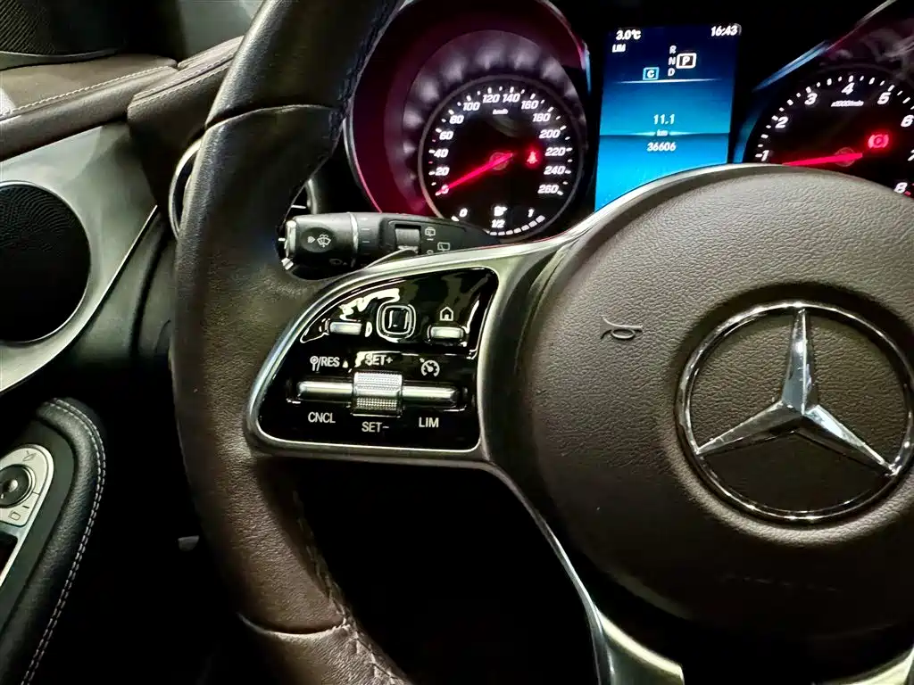 Mercedes-Benz Mercedes-Benz GLC 2020 GLC 260 L 4MATIC Dynamic Model 2020 - thumbnail 15