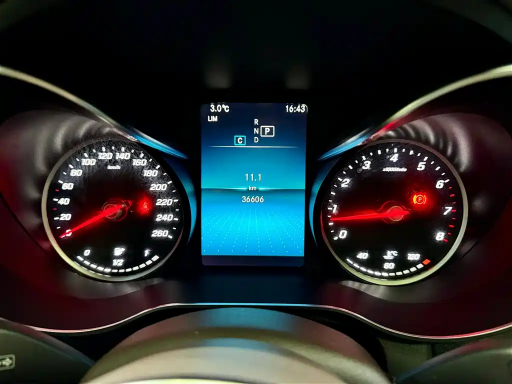Mercedes-Benz Mercedes-Benz GLC 2020 GLC 260 L 4MATIC Dynamic Model 2020 - thumbnail 16