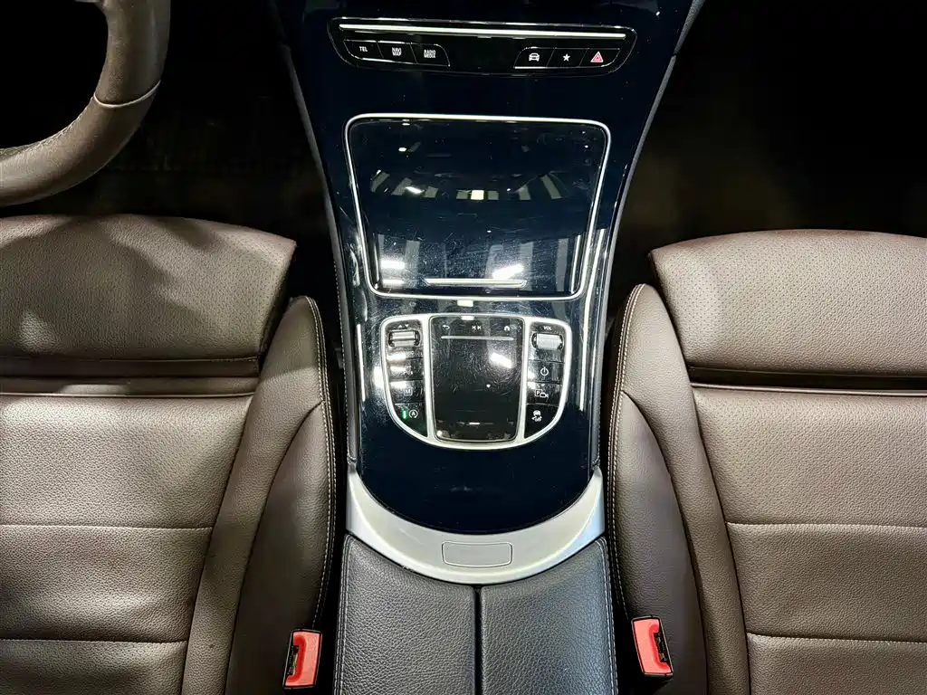 Mercedes-Benz Mercedes-Benz GLC 2020 GLC 260 L 4MATIC Dynamic Model 2020 - thumbnail 21