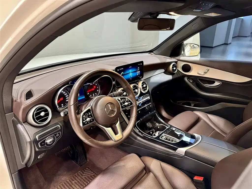 Mercedes-Benz Mercedes-Benz GLC 2020 GLC 260 L 4MATIC Dynamic Model 2020 - thumbnail 28