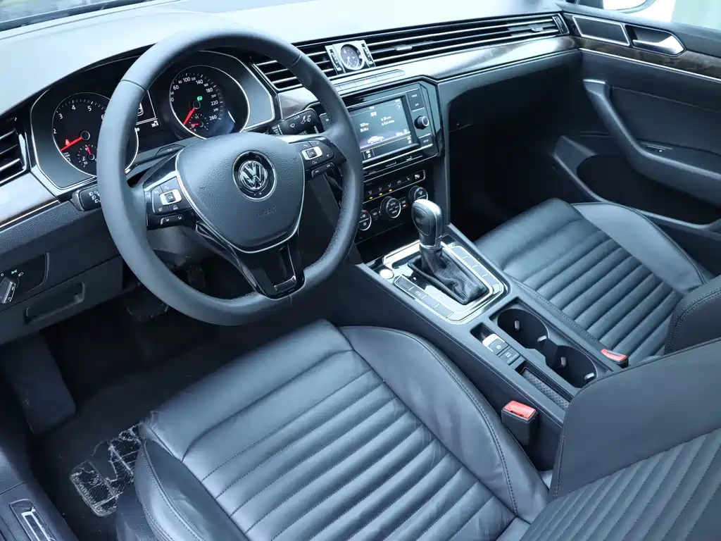 Volkswagen Magotan 2018 Facelift 330TSI DSG Luxury Edition 2018 - thumbnail 6