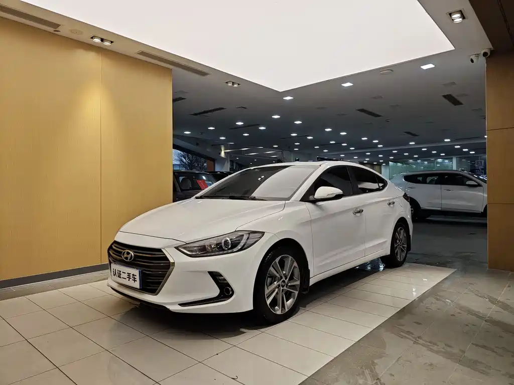 Hyundai Elantra 2016 1.6L Automatic Smart Elite 2018