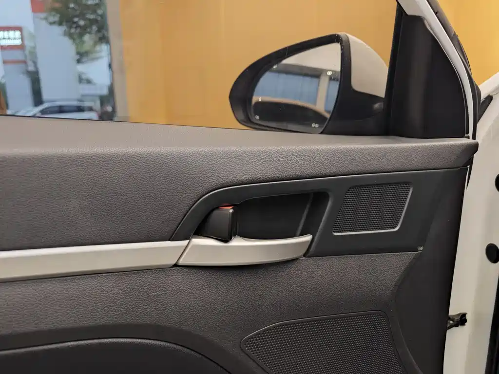 Hyundai Elantra 2016 1.6L Automatic Smart Elite 2018 - thumbnail 8