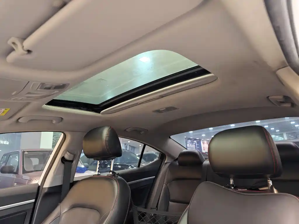 Hyundai Elantra 2016 1.6L Automatic Smart Elite 2018 - thumbnail 12