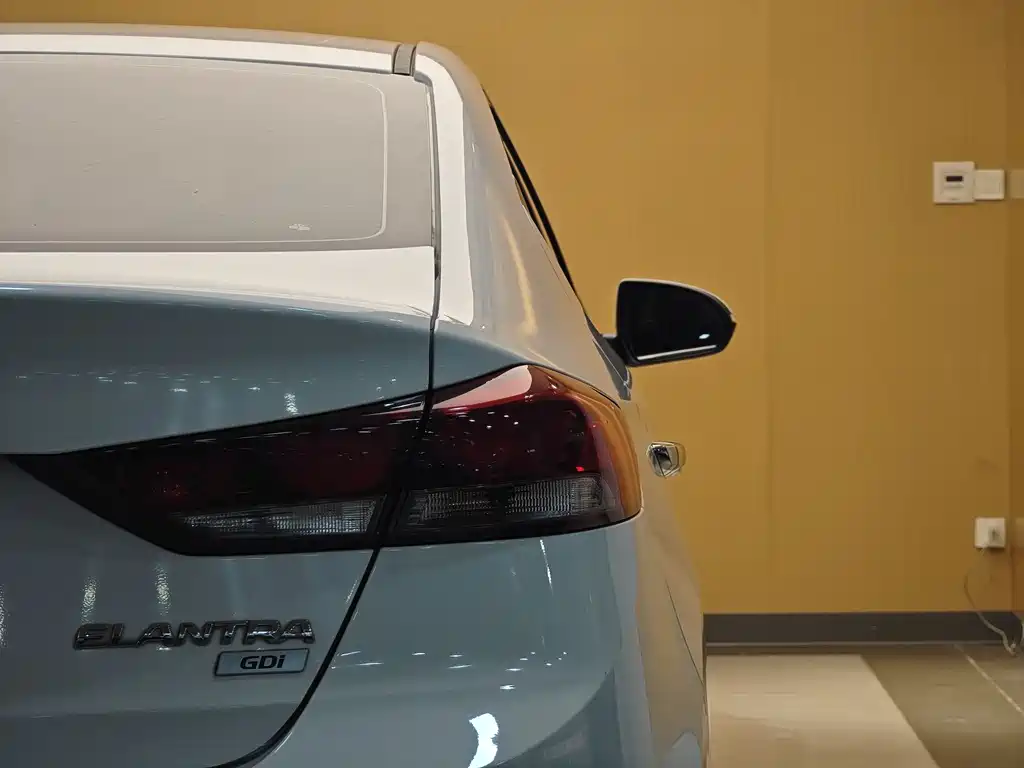 Hyundai Elantra 2016 1.6L Automatic Smart Elite 2018 - thumbnail 24