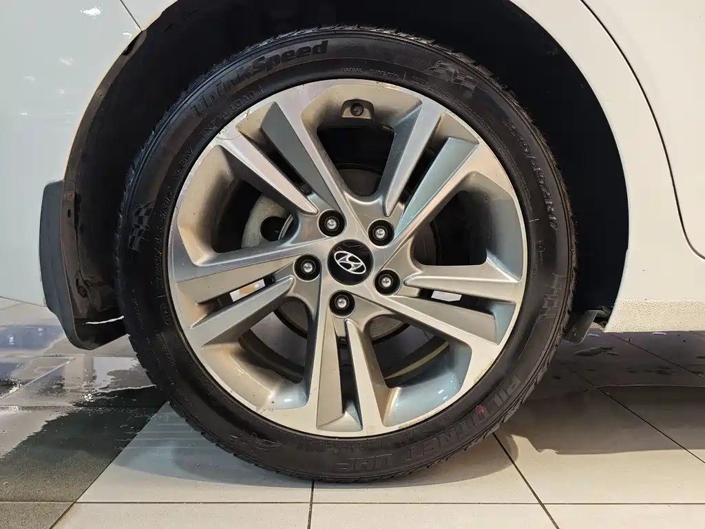 Hyundai Elantra 2016 1.6L Automatic Smart Elite 2018 - thumbnail 28