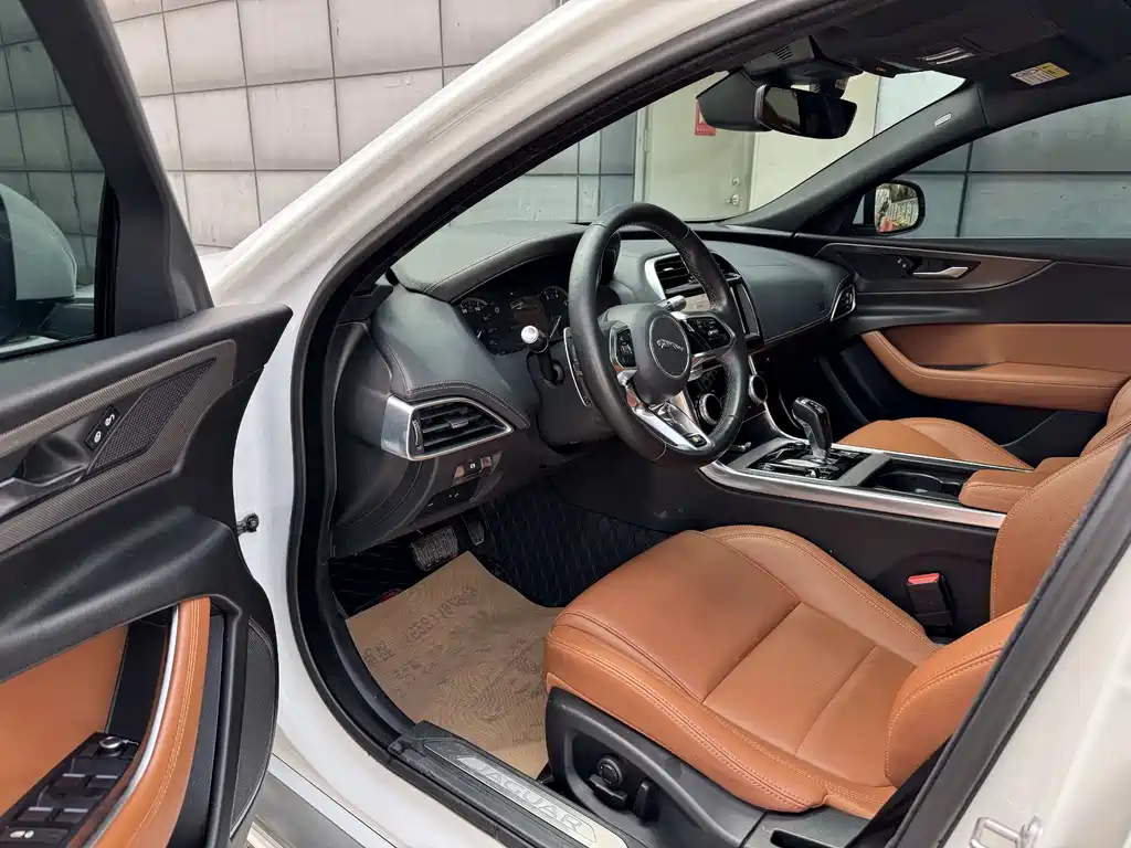 Jaguar Jaguar XEL 2020 2.0T 200PS R-DYNAMIC S Sport 2021 - thumbnail 4