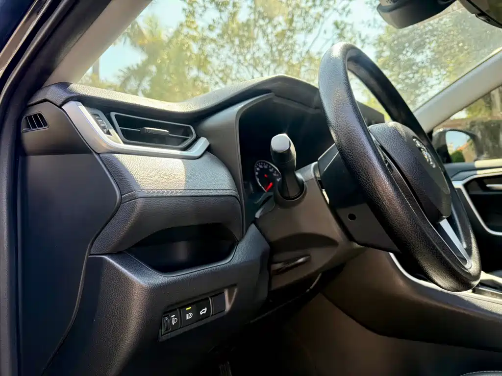 Toyota Venza 2021 2.0L CVT 2WD Luxury Edition 2021 - thumbnail 10