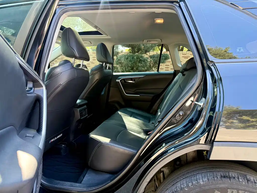 Toyota Venza 2021 2.0L CVT 2WD Luxury Edition 2021 - thumbnail 18