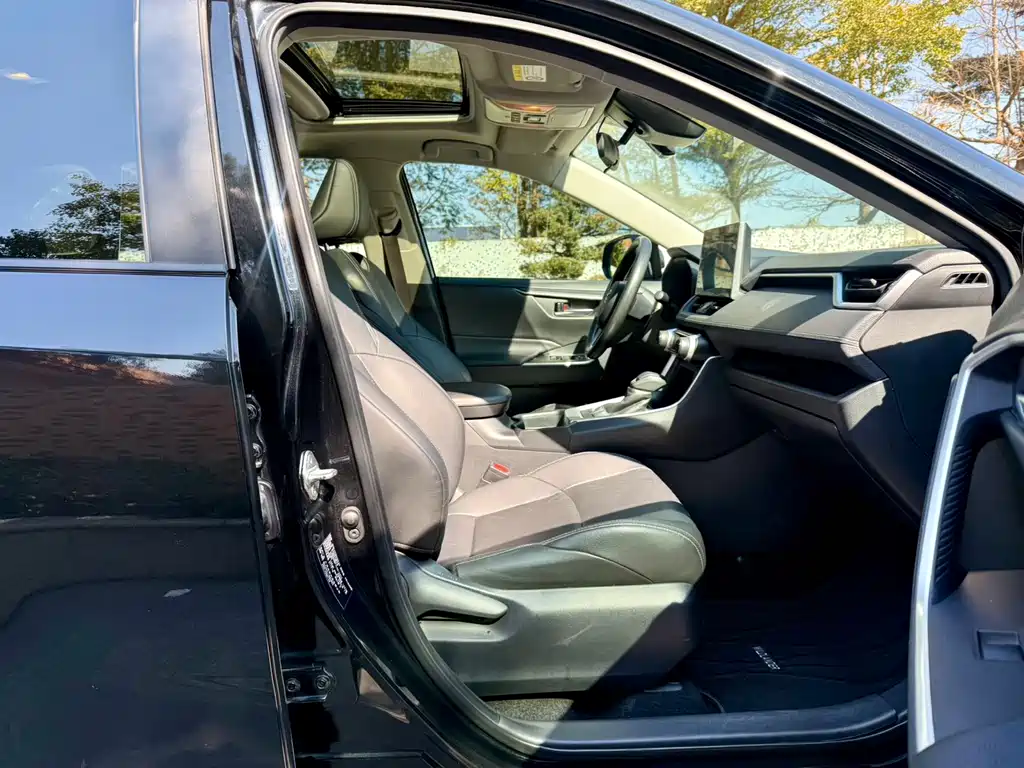 Toyota Venza 2021 2.0L CVT 2WD Luxury Edition 2021 - thumbnail 24