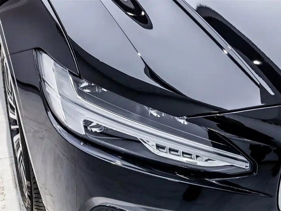 Volvo Volvo S90 2024 B5 Momentum Luxury Edition 2025 - thumbnail 16