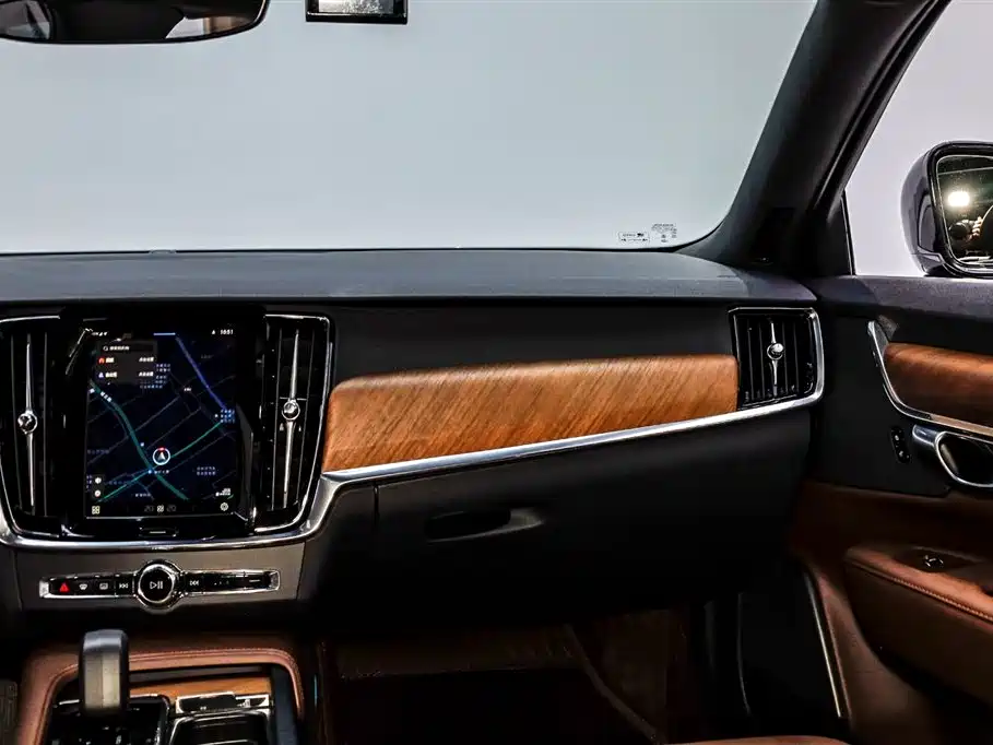 Volvo Volvo S90 2024 B5 Momentum Luxury Edition 2025 - thumbnail 22