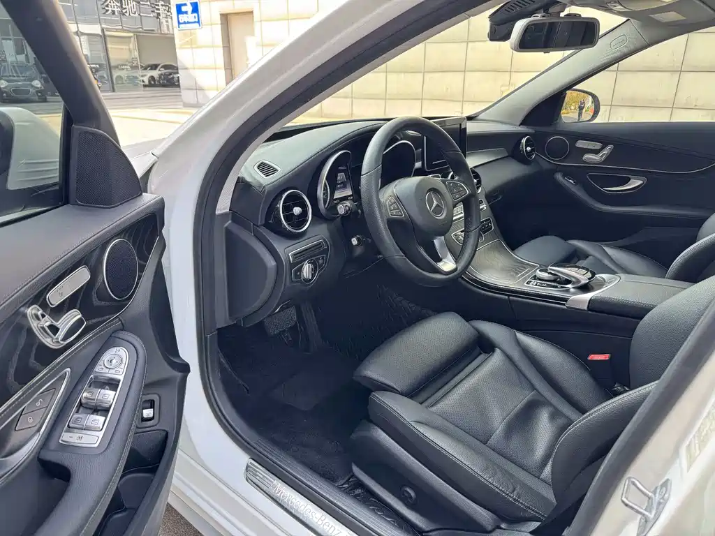 Mercedes-Benz Mercedes-Benz C-Class 2017 C 200 L Sport Edition 2017 - thumbnail 4