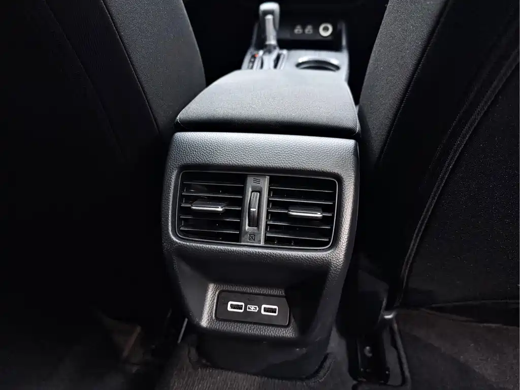 Honda Honda Civic 2023 240TURBO CVT Technology Edition 2024 - thumbnail 8
