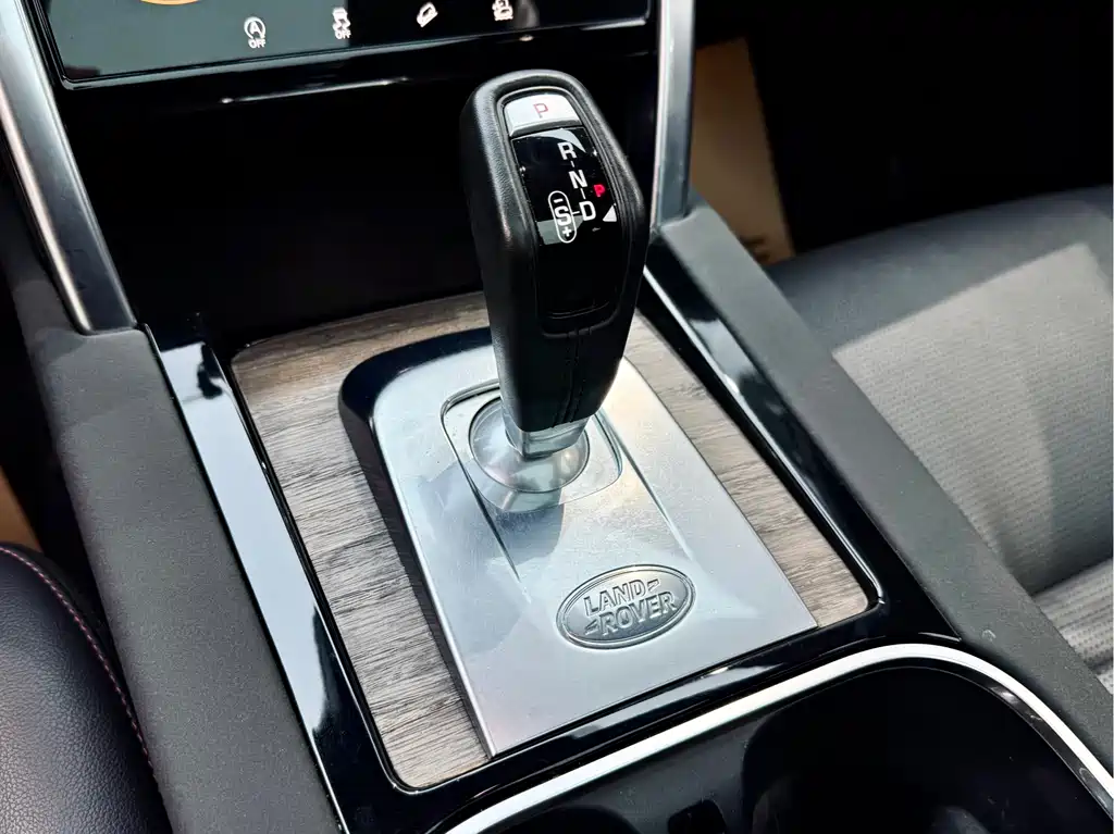 Land Rover Discovery Sport 2020 249PS R-Dynamic Performance Edition 2020 - thumbnail 2