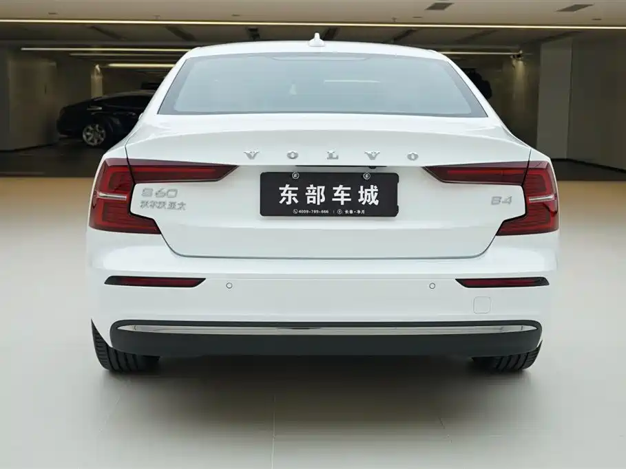 Volvo Volvo S60 2026 B4 R-Design Luxury 2026 - thumbnail 4