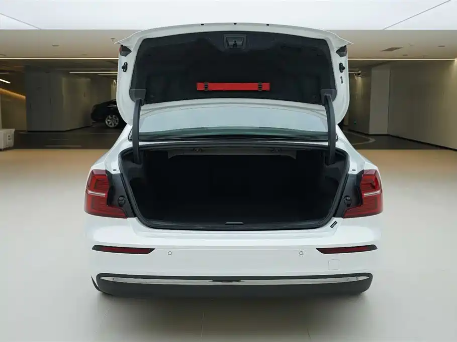 Volvo Volvo S60 2026 B4 R-Design Luxury 2026 - thumbnail 6