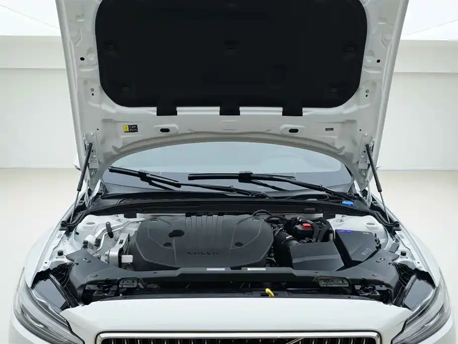 Volvo Volvo S60 2026 B4 R-Design Luxury 2026 - thumbnail 13