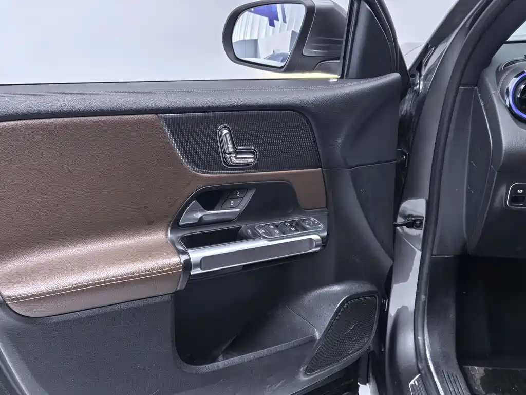 Mercedes-Benz Mercedes-Benz GLB 2020 GLB 200 Dynamic 2020 - thumbnail 16