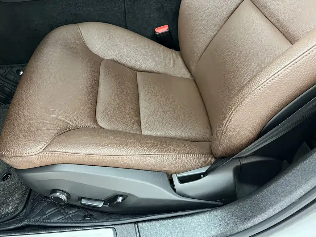 Volvo Volvo S60 2025 B4 Comfort Luxury Edition 2025 - thumbnail 9