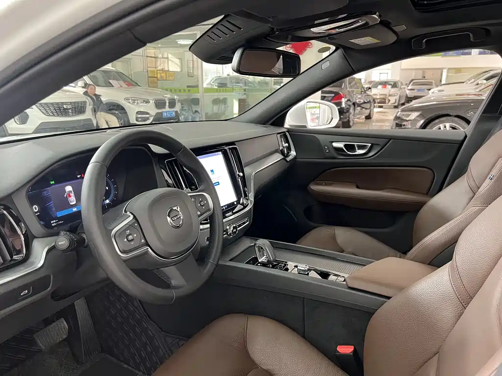 Volvo Volvo S60 2025 B4 Comfort Luxury Edition 2025 - thumbnail 10