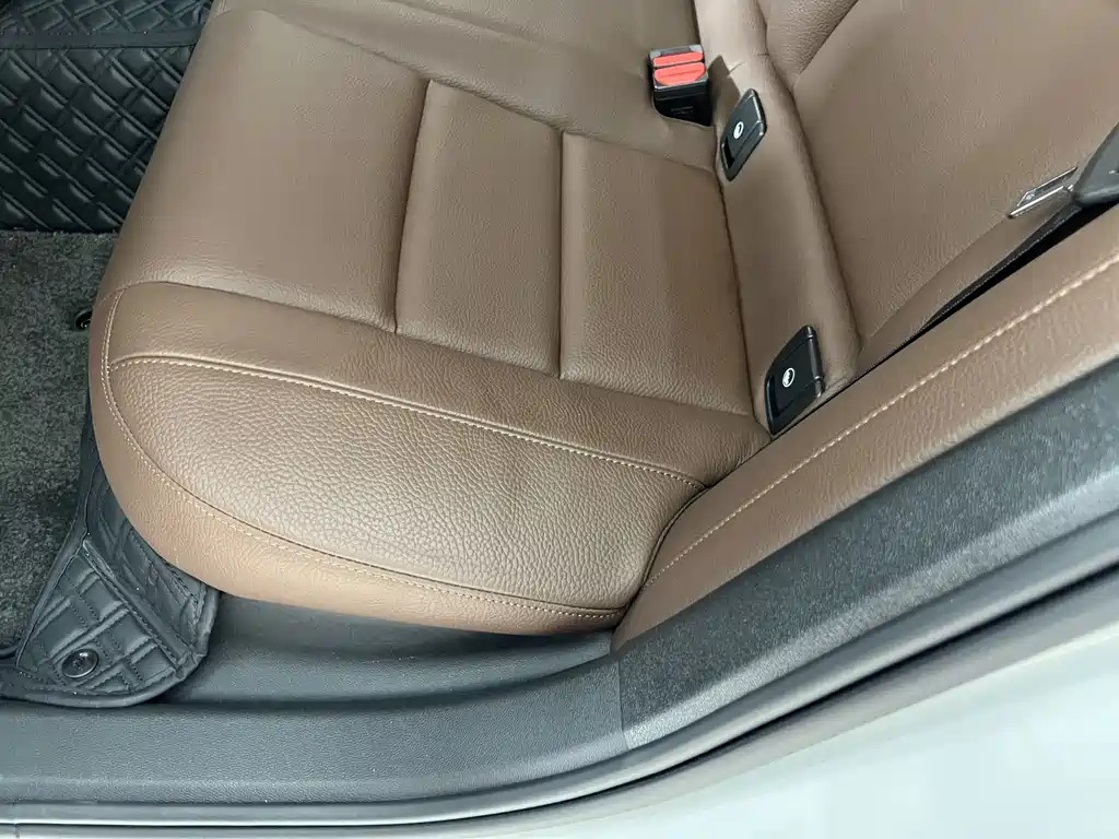 Volvo Volvo S60 2025 B4 Comfort Luxury Edition 2025 - thumbnail 13