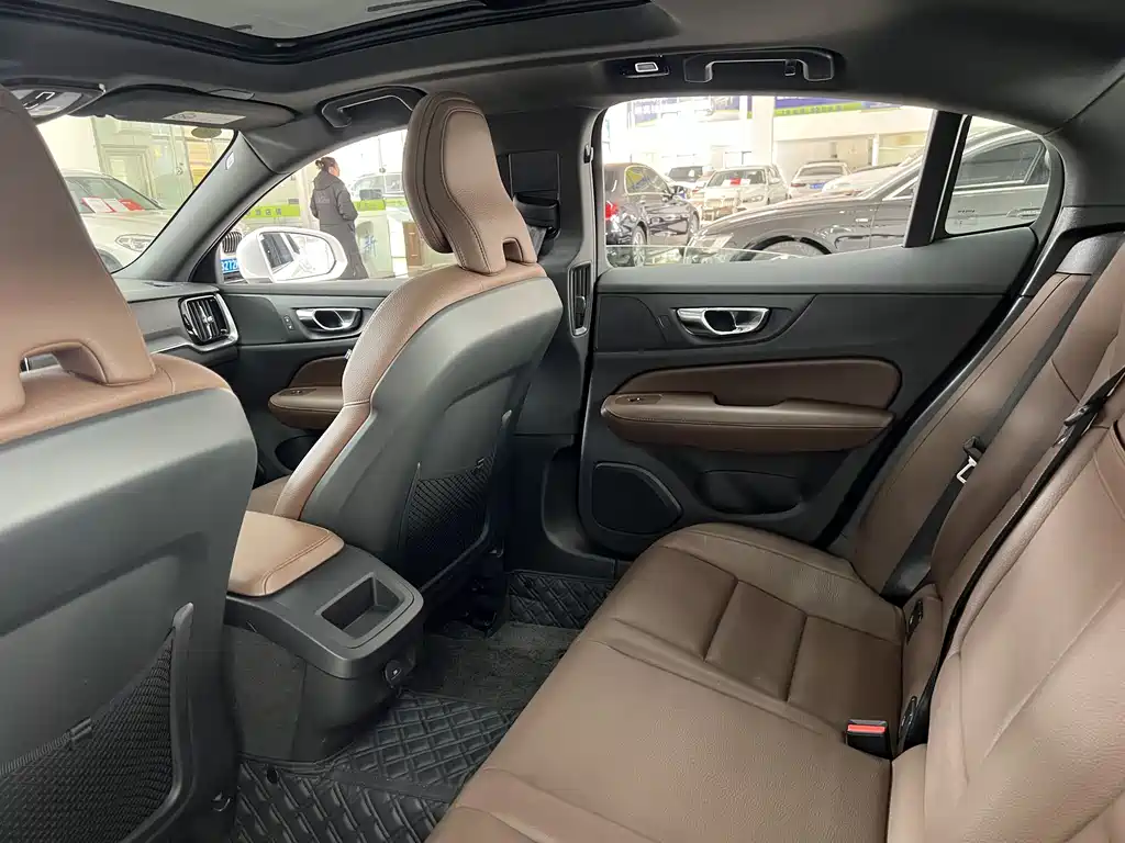 Volvo Volvo S60 2025 B4 Comfort Luxury Edition 2025 - thumbnail 14