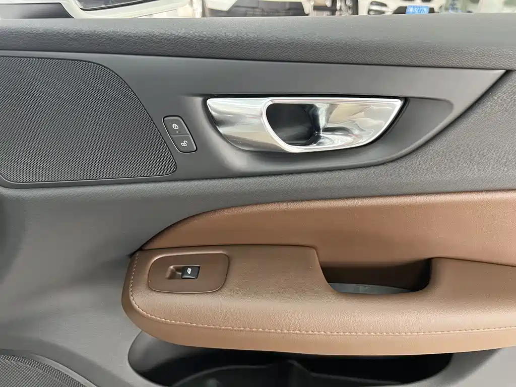 Volvo Volvo S60 2025 B4 Comfort Luxury Edition 2025 - thumbnail 18