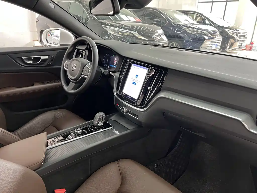 Volvo Volvo S60 2025 B4 Comfort Luxury Edition 2025 - thumbnail 20